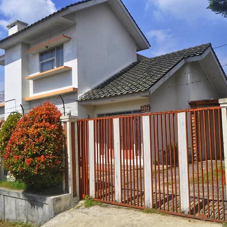 Dallil Putra Villa Lembang Dış mekan fotoğraf