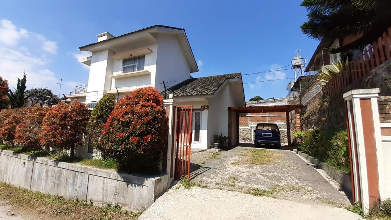 Dallil Putra Villa Lembang Dış mekan fotoğraf